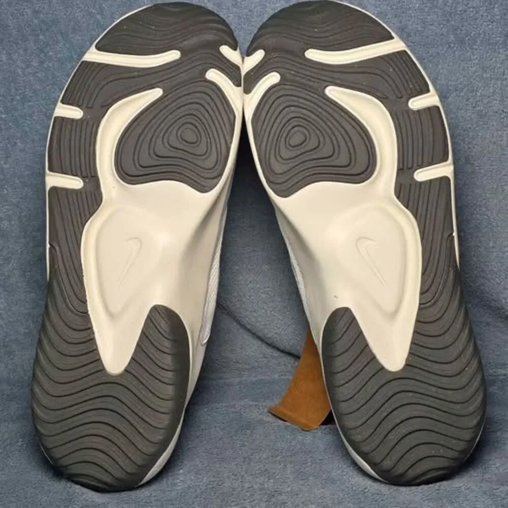 Nike Legend Essential 3 Next Nature 